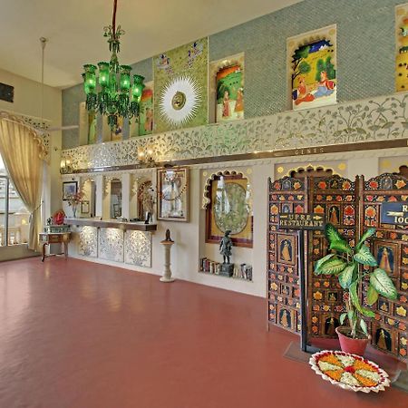 Lake Pichola Hotel Udaipur Exterior foto
