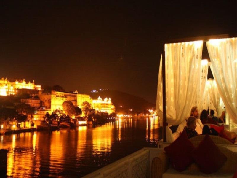 Lake Pichola Hotel Udaipur Exterior foto