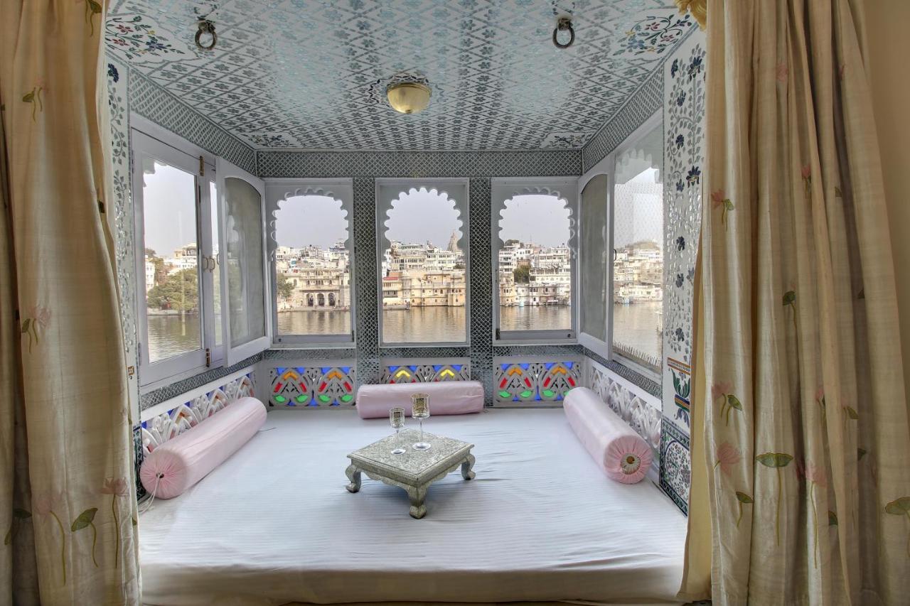 Lake Pichola Hotel Udaipur Exterior foto