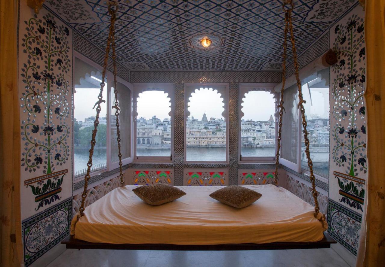 Lake Pichola Hotel Udaipur Exterior foto