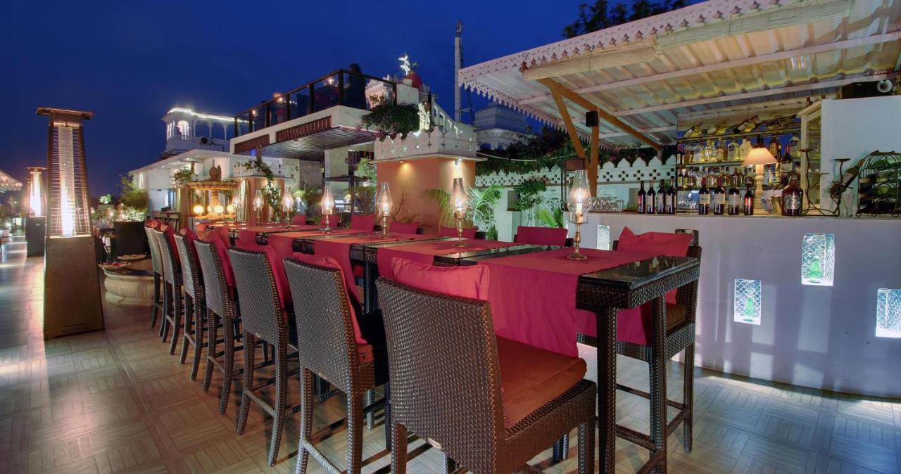 Lake Pichola Hotel Udaipur Exterior foto