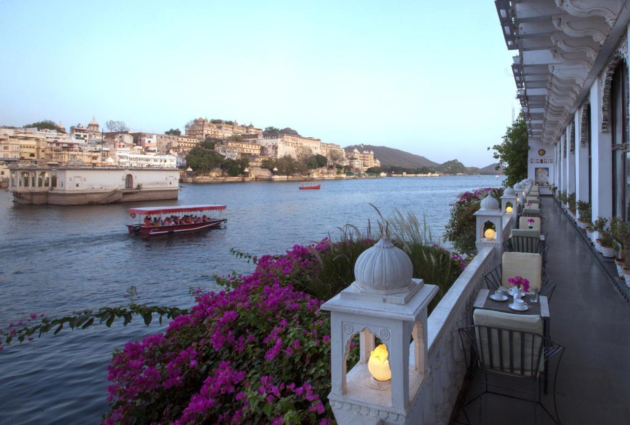 Lake Pichola Hotel Udaipur Exterior foto