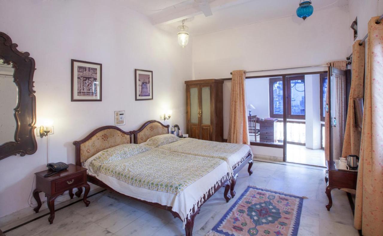 Lake Pichola Hotel Udaipur Exterior foto