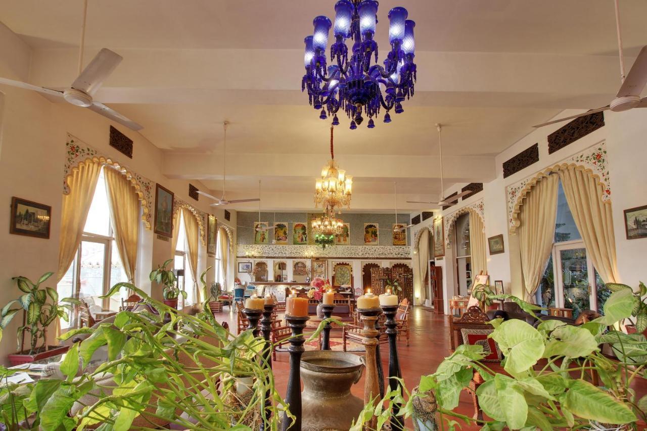 Lake Pichola Hotel Udaipur Exterior foto